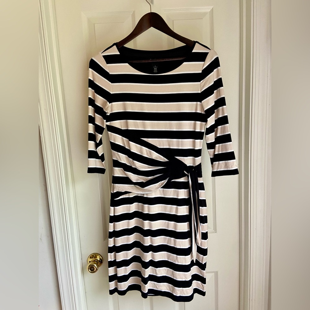White House Black Market Women's Knee Length 3/4 Sleeve Striped Dress in size 4